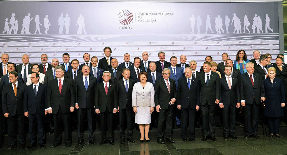 Александр Лукашенко на саммите «Восточного партнерства»: плюсы, минусы, варианты