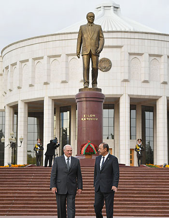Лукашенко начал официальный визит в Узбекистан