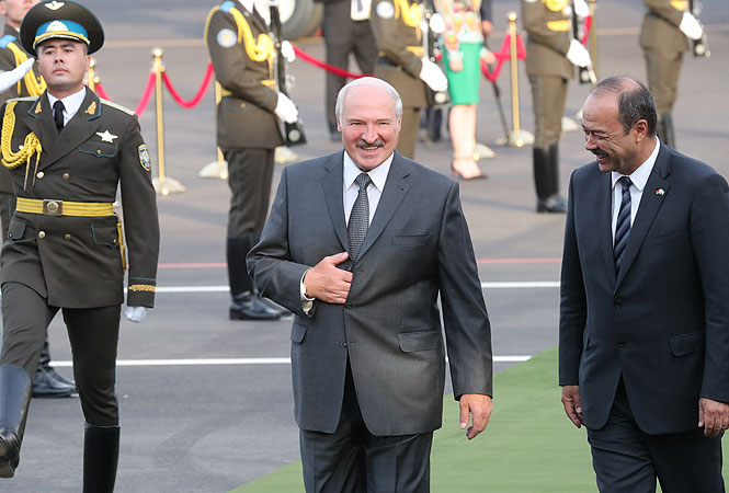Лукашенко начал официальный визит в Узбекистан
