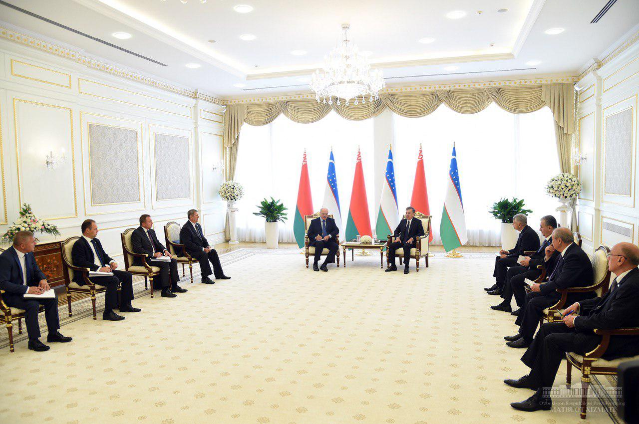 Лукашенко пригласил Мирзиёева в Беларусь