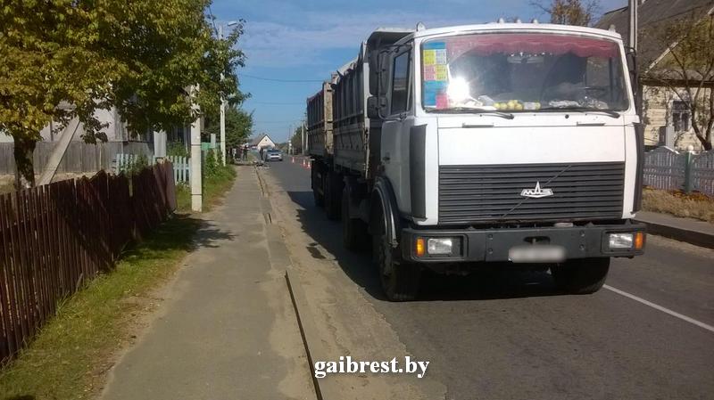 Фотофакт: велосипедист погиб под колесами МАЗа в Пружанском районе