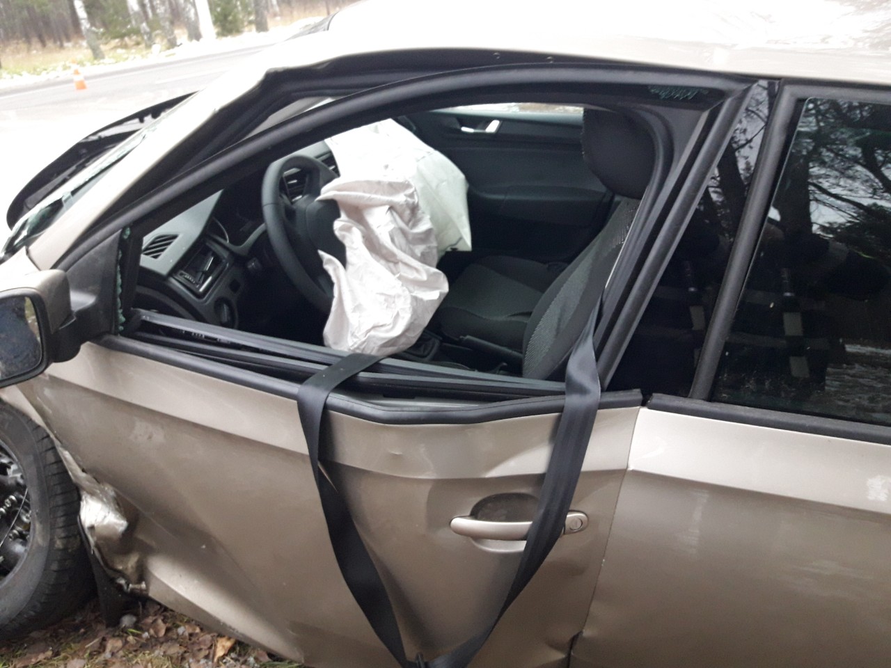 Лобовое столкновение в Бобруйске: водитель в реанимации без сознания