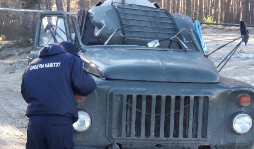 В Ивановском районе грузовик зацепил провод ЛЭП. Водитель погиб