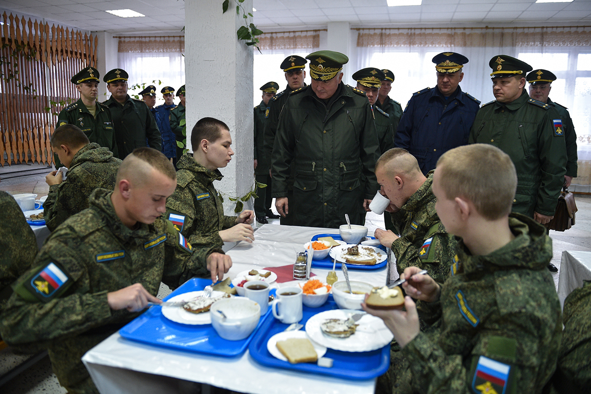 Замглавы Минобороны РФ проверил РЛС «Волга» в Беларуси