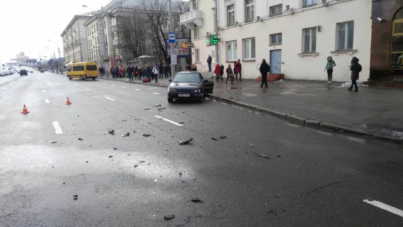 BMW протаранил три машины на Московской в Минске