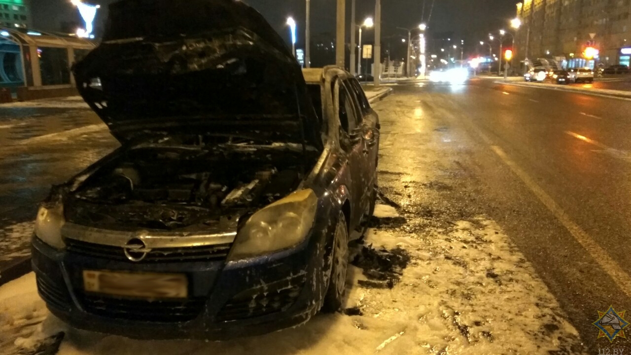 В Минске Opel загорелся на ходу