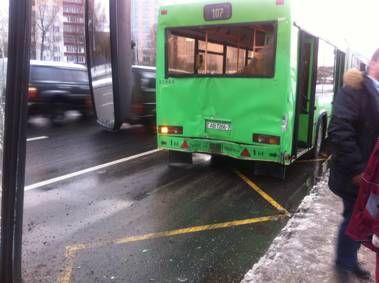 Восемь пассажиров пострадало в столкновении автобуса и троллейбуса в Минске