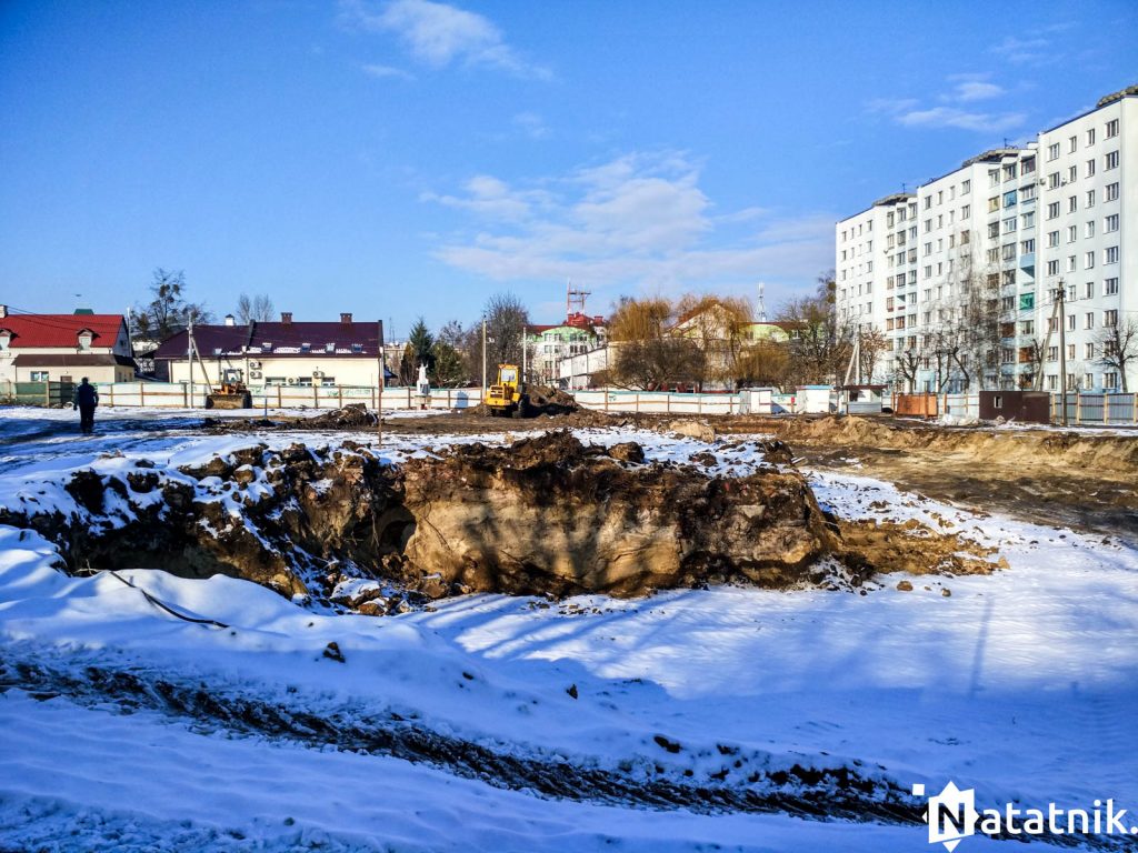 Во время земляных работ в центре Бреста рабочие обнаружили массовые могилы