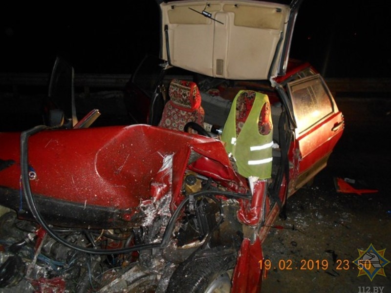 Легковушка врезалась в дорожное ограждение в Оршанском районе