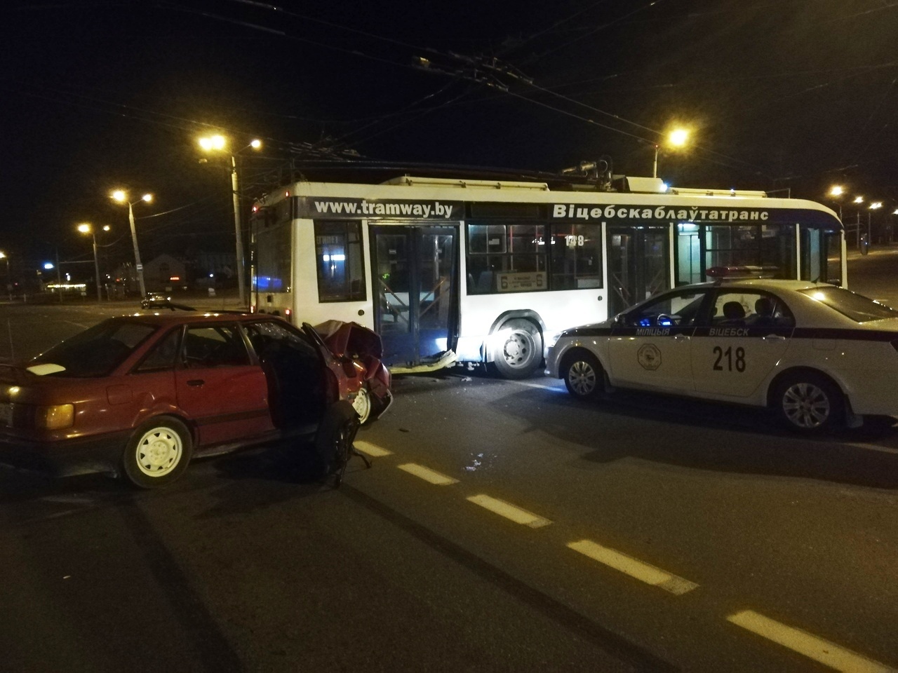 Легковушка и троллейбус столкнулись в Витебске