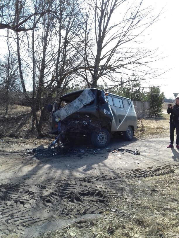Автомобиль "Белпочты" попал в лобовое ДТП в Петриковском районе