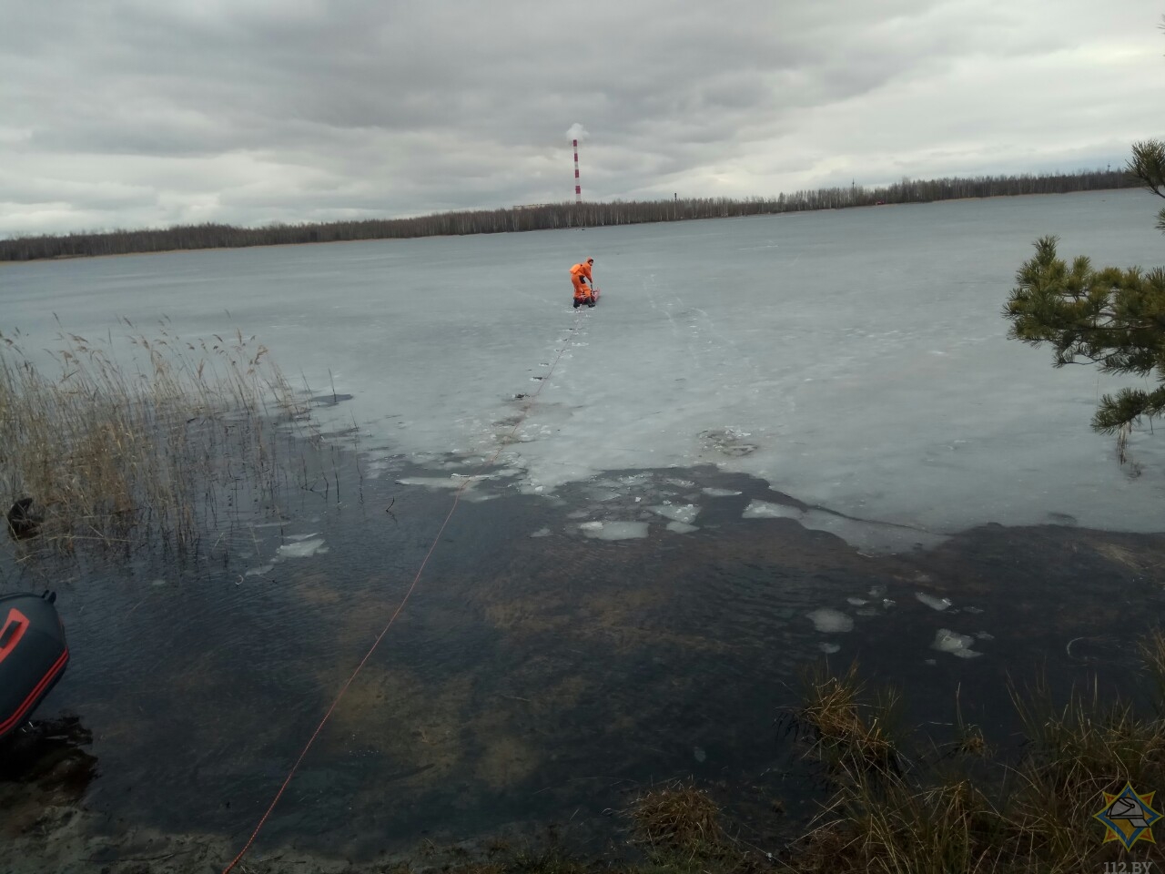 В Пуховичском районе МЧС дважды спасало мужчину из озера за один день