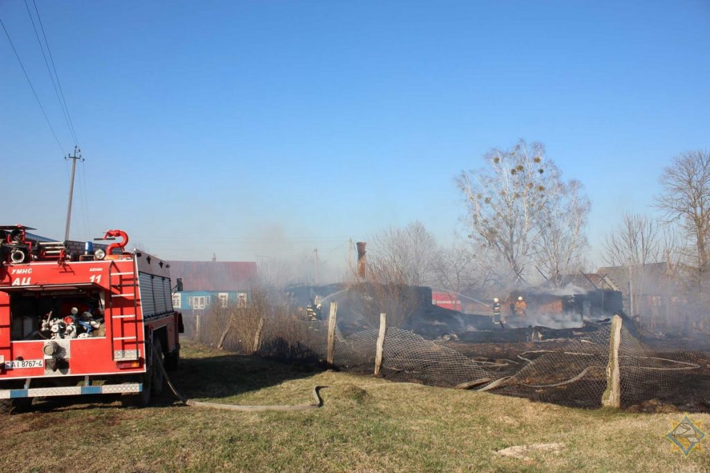 Под Новогрудком при сжигании мусора сгорели три дачи