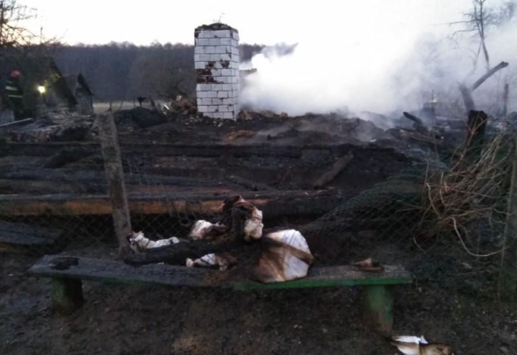 В Слонимском районе мужчина украл продуктов на 5 рублей и сжег два дома, чтобы скрыть следы