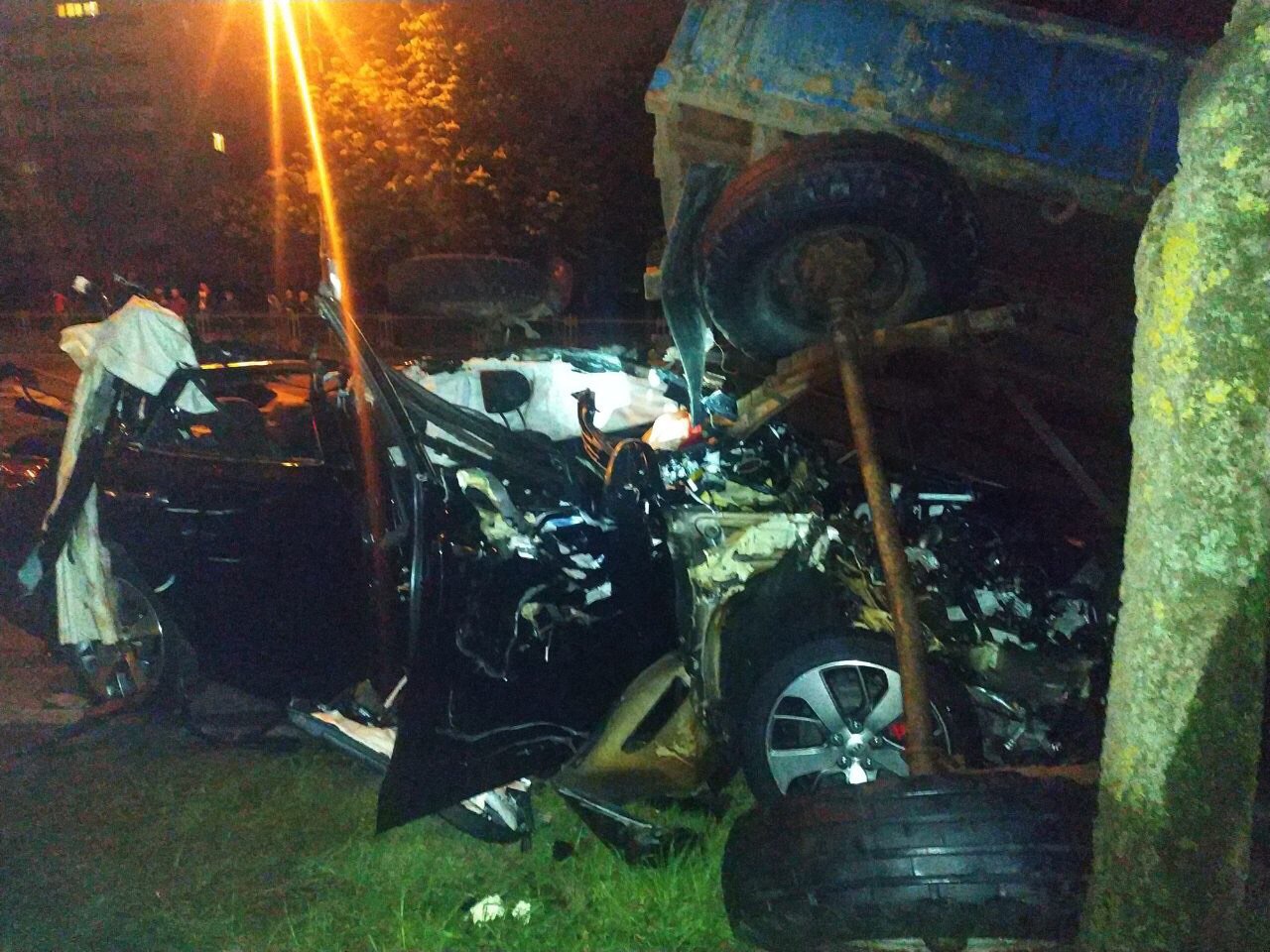 Kia на российских номерах врезалась в трактор в Минске: погиб пассажир