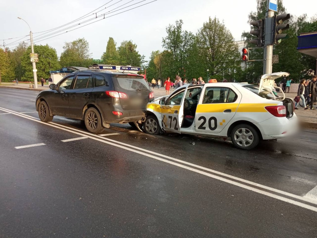 Пассажирка такси пострадала в ДТП в Могилеве