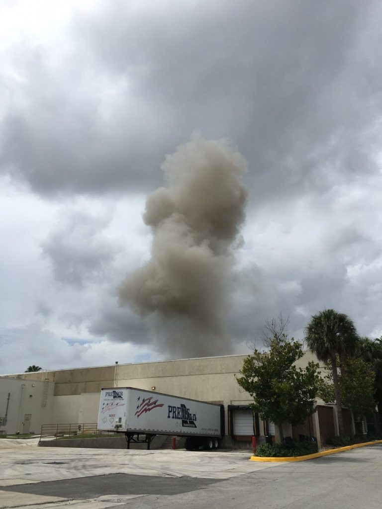 В торговом центре во Флориде прогремел мощный взрыв