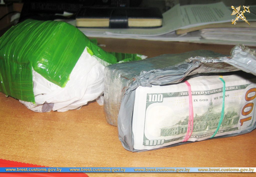 Украинец контрабандой вез $100 тысяч из Беларуси