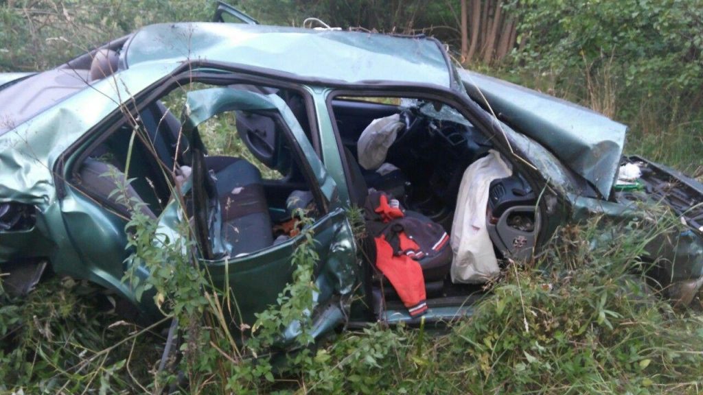 Peugeot вылетел на обочину в Миорском районе – пять человек в больнице