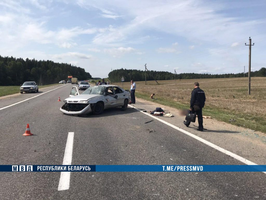 Мужчина и женщина погибли в ДТП в Ошмянском районе