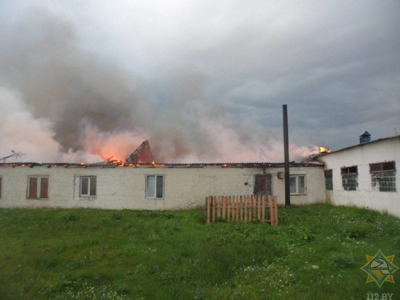 В Бешенковичском районе горело сенохранилище
