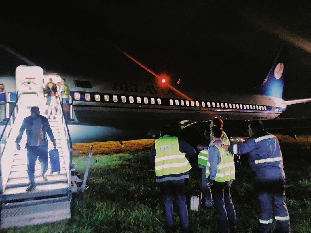 Самолет "Белавиа" выехал за пределы ВПП в аэропорту "Жуляны"