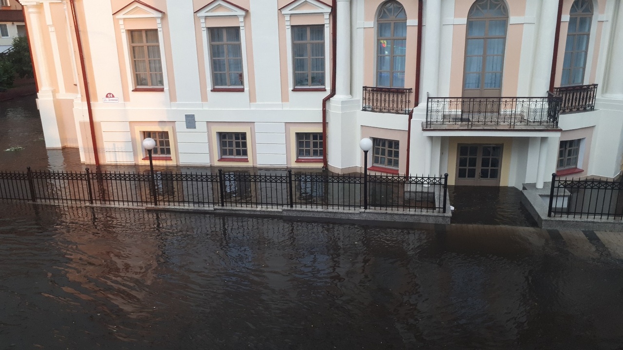 Пинск в субботу затопило после дождя
