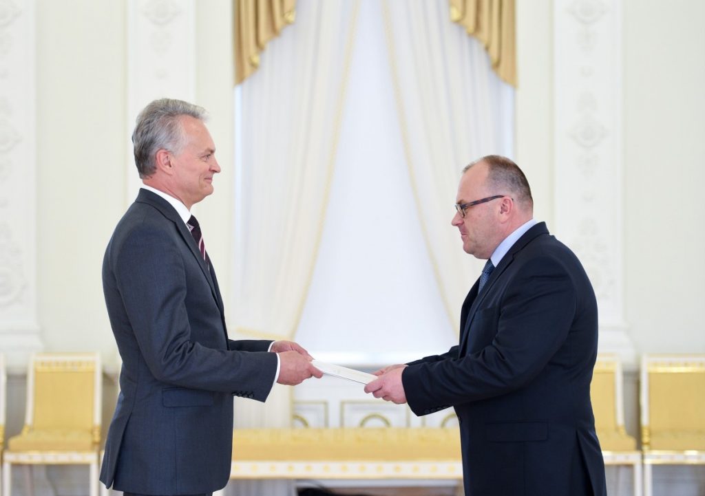 Посол Беларуси вручил верительные грамоты президенту Литвы