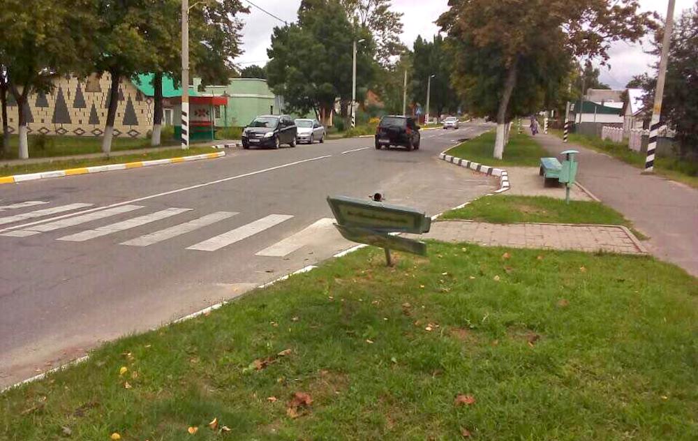 Пьяные вандалы повредили 5 дорожных знаков в поселке Октябрьский