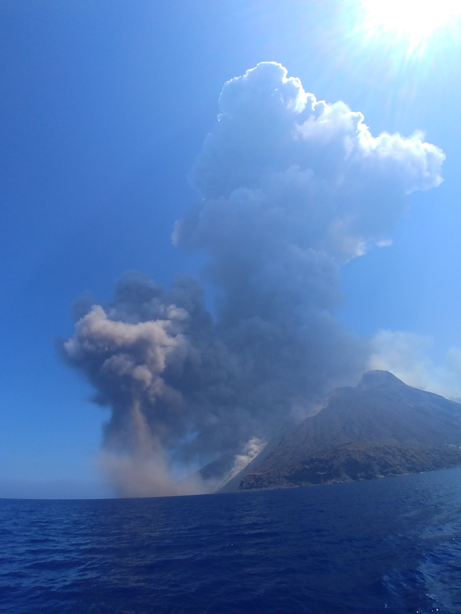 В Италии произошло извержение вулкана Стромболи