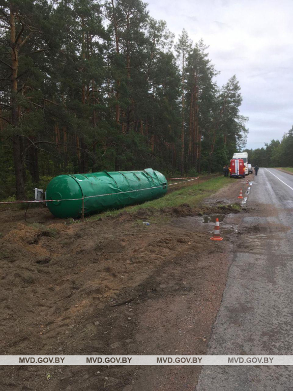 В Мозырском районе опрокинулась цистерна со сжиженным газом