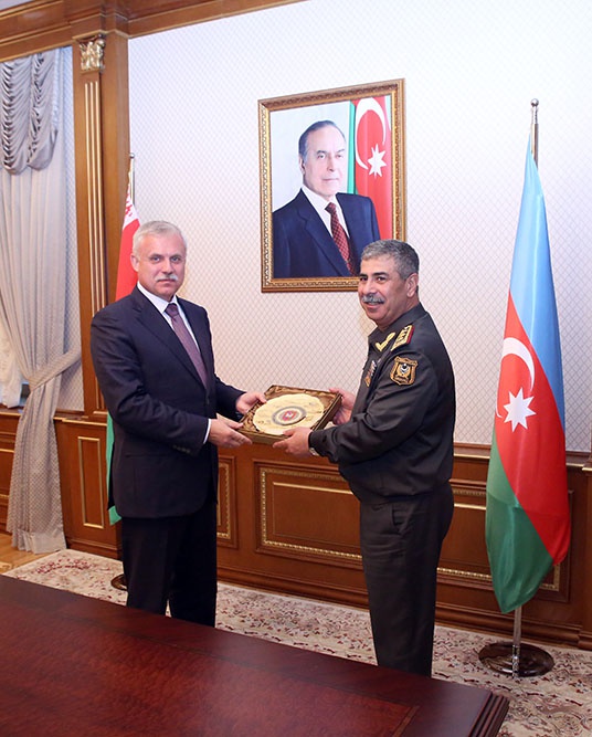 Глава Совбеза Беларуси встретился с министром обороны Азербайджана