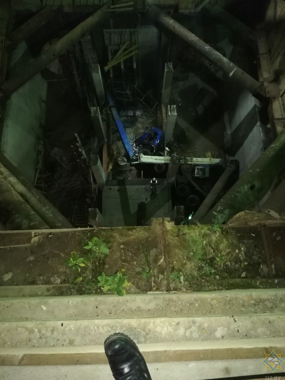 На стройке третьей линии минского метро автокран упал в котлован