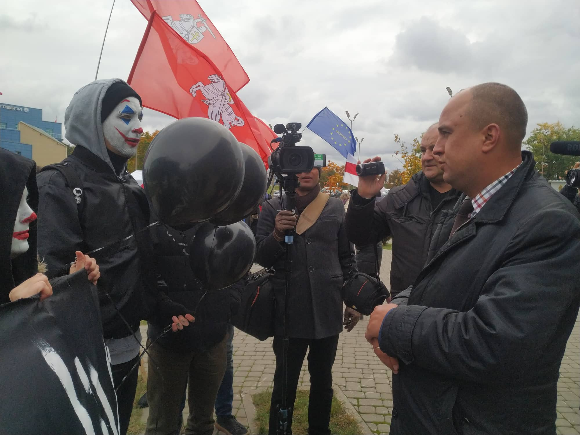 Анархисты устроили перформанс на "Минском диалоге"