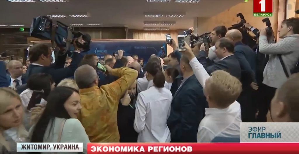 На беларусском ТВ раскритиковали украинских журналистов за невоспитанность
