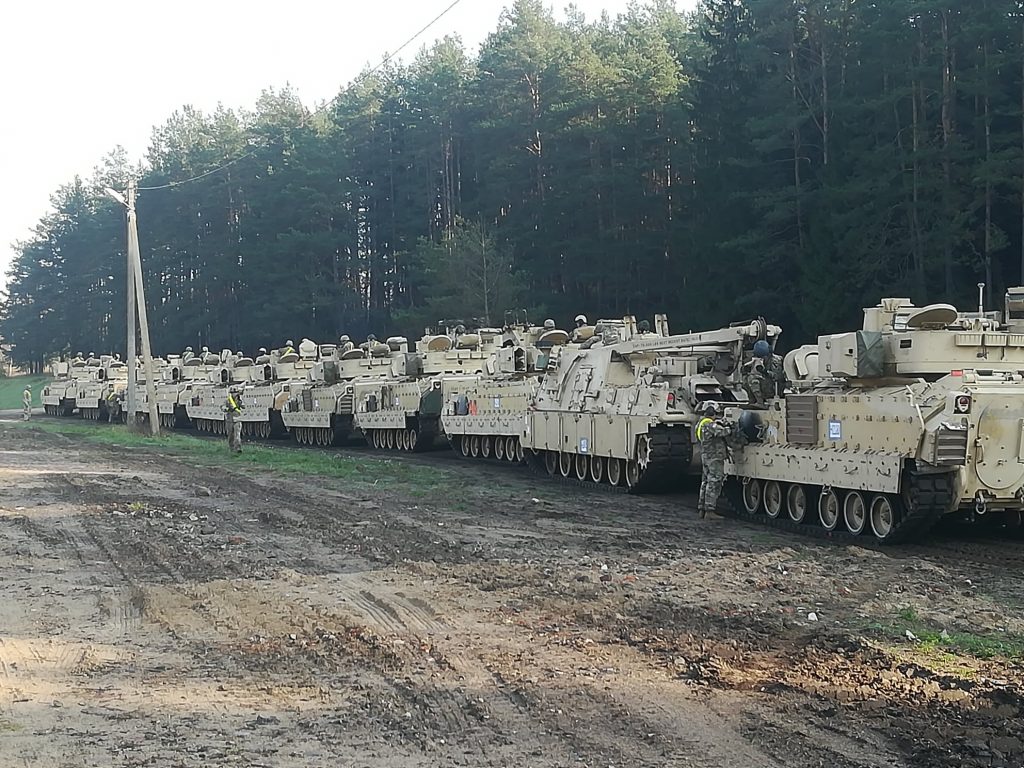 Лукашенко поручил ответить на размещение американских танков в Литве