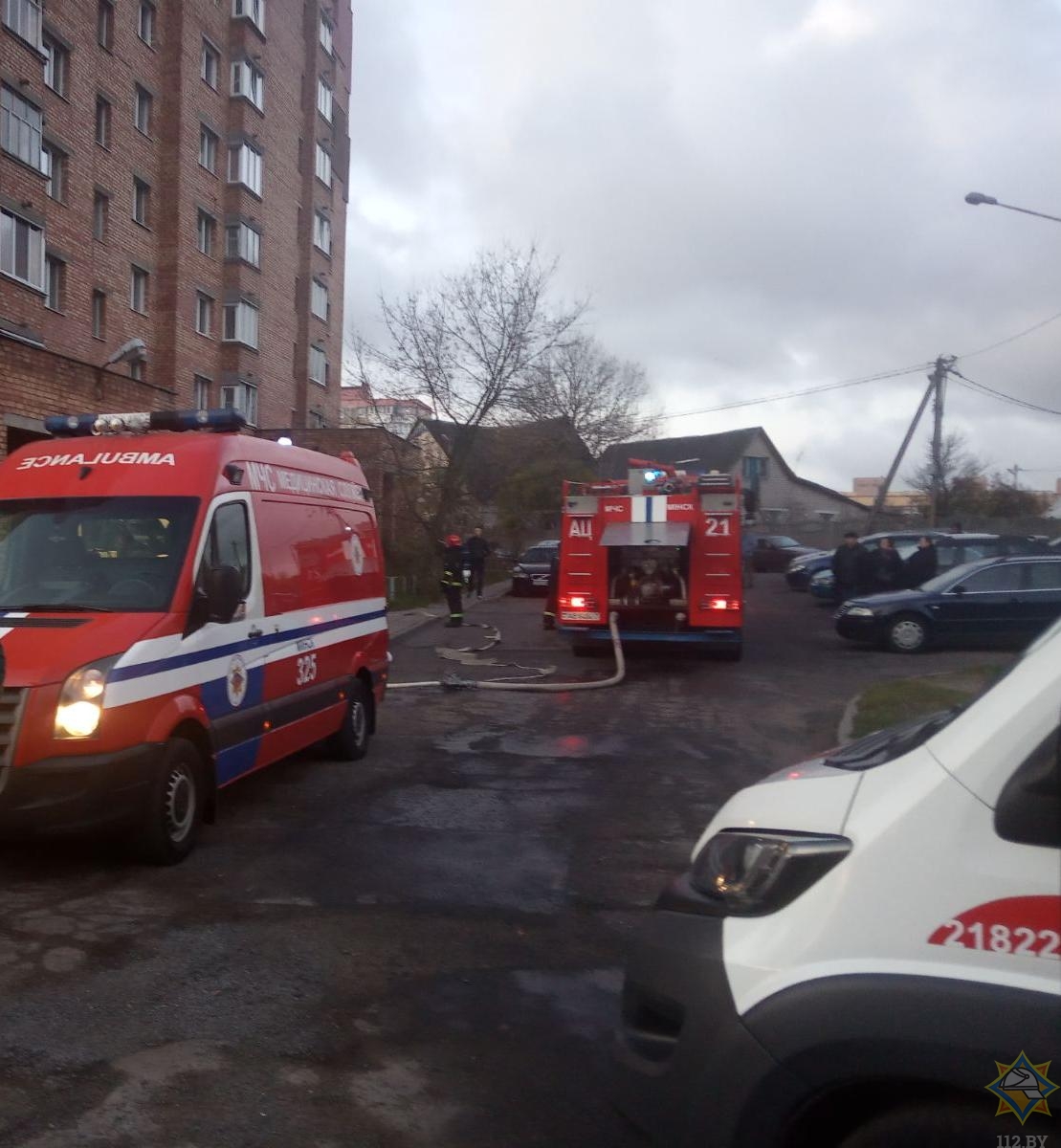В Минске на пожаре спасли одного и эвакуировали троих человек