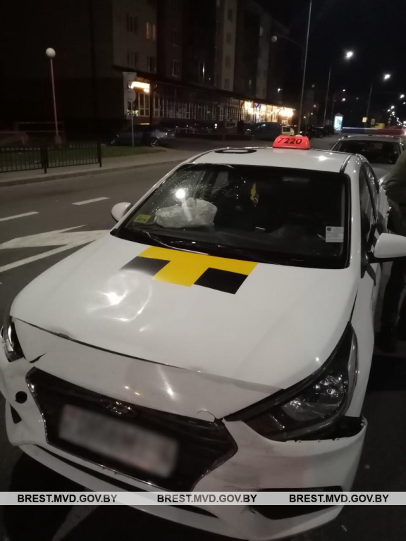 Таксист подбил украинца в Пинске