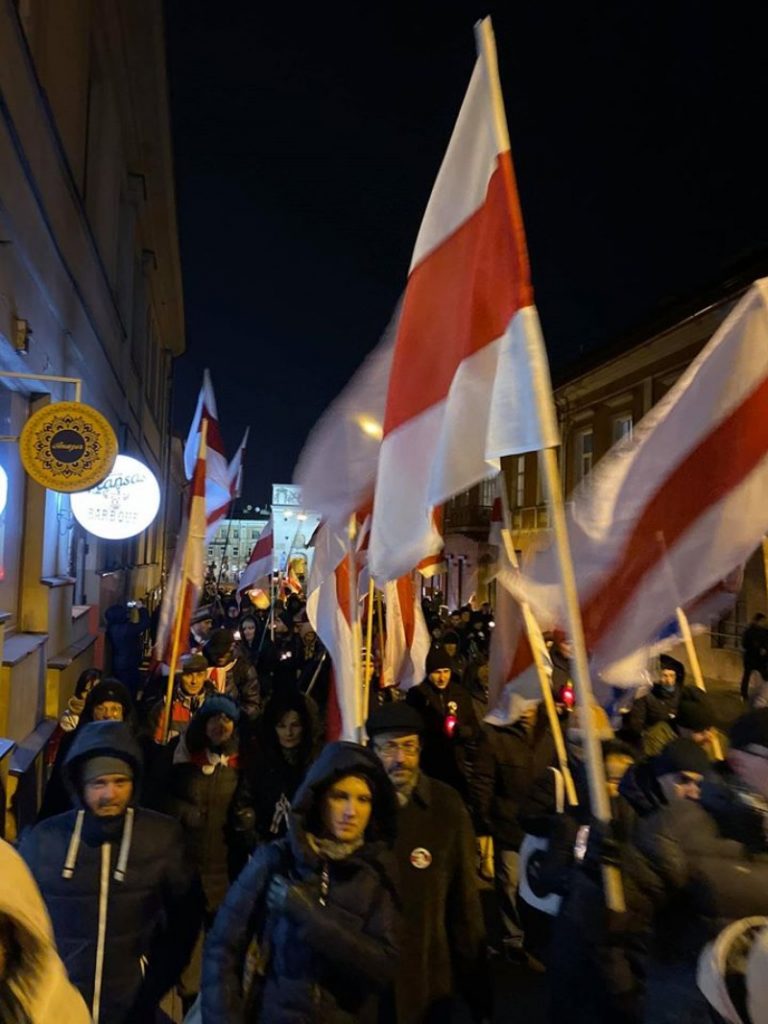 Беларусы устроили шествие в Вильнюсе