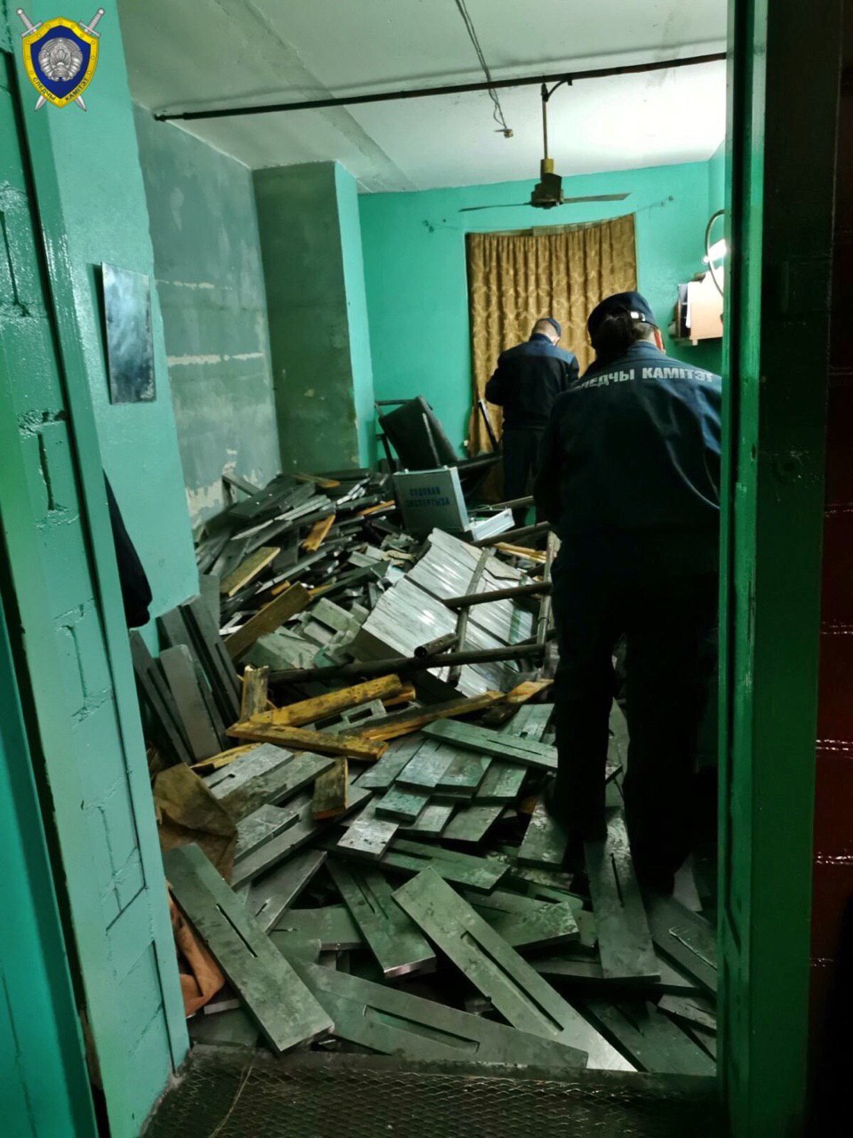 Троих рабочих задавило стеллажом в Бобруйске