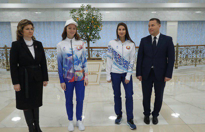Лукашенко показали образцы формы для Олимпиады в Токио