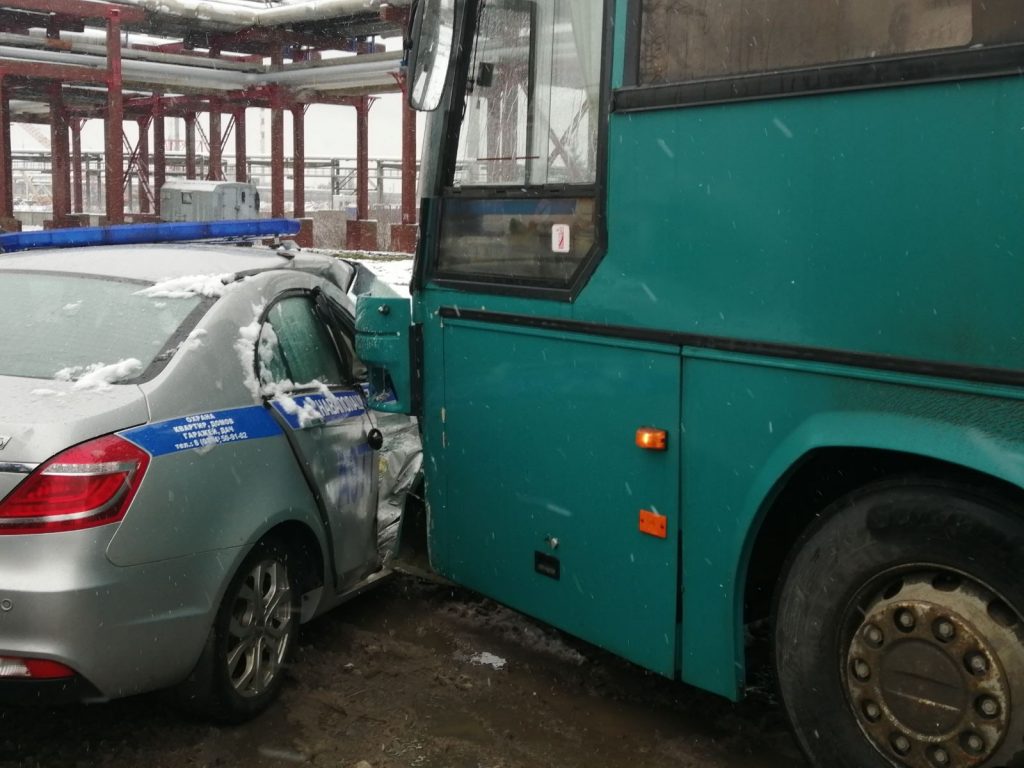 Автобус протаранил милицейский автомобиль в Новополоцке