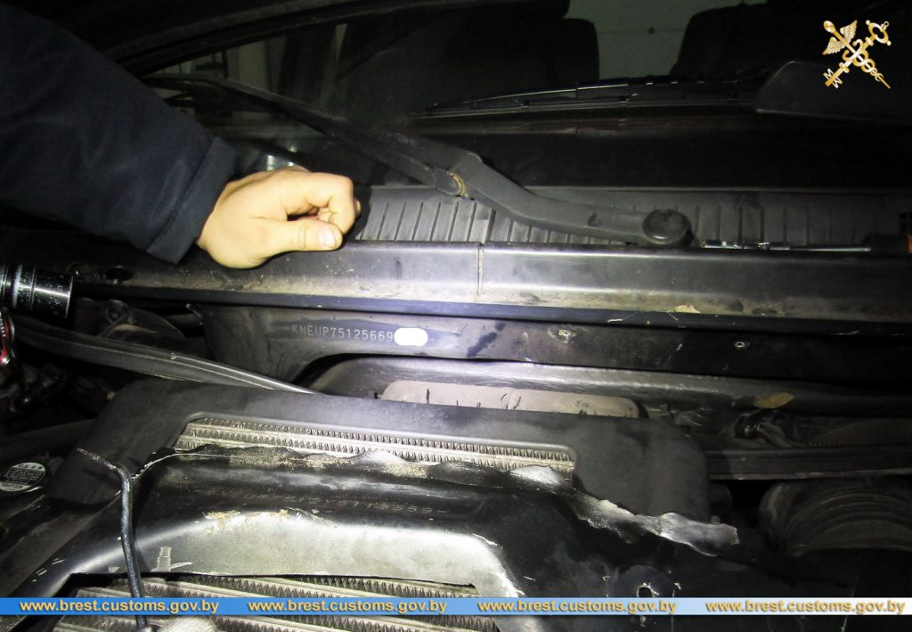 Автомобиль с поддельным VIN изъят у беларуски на границе