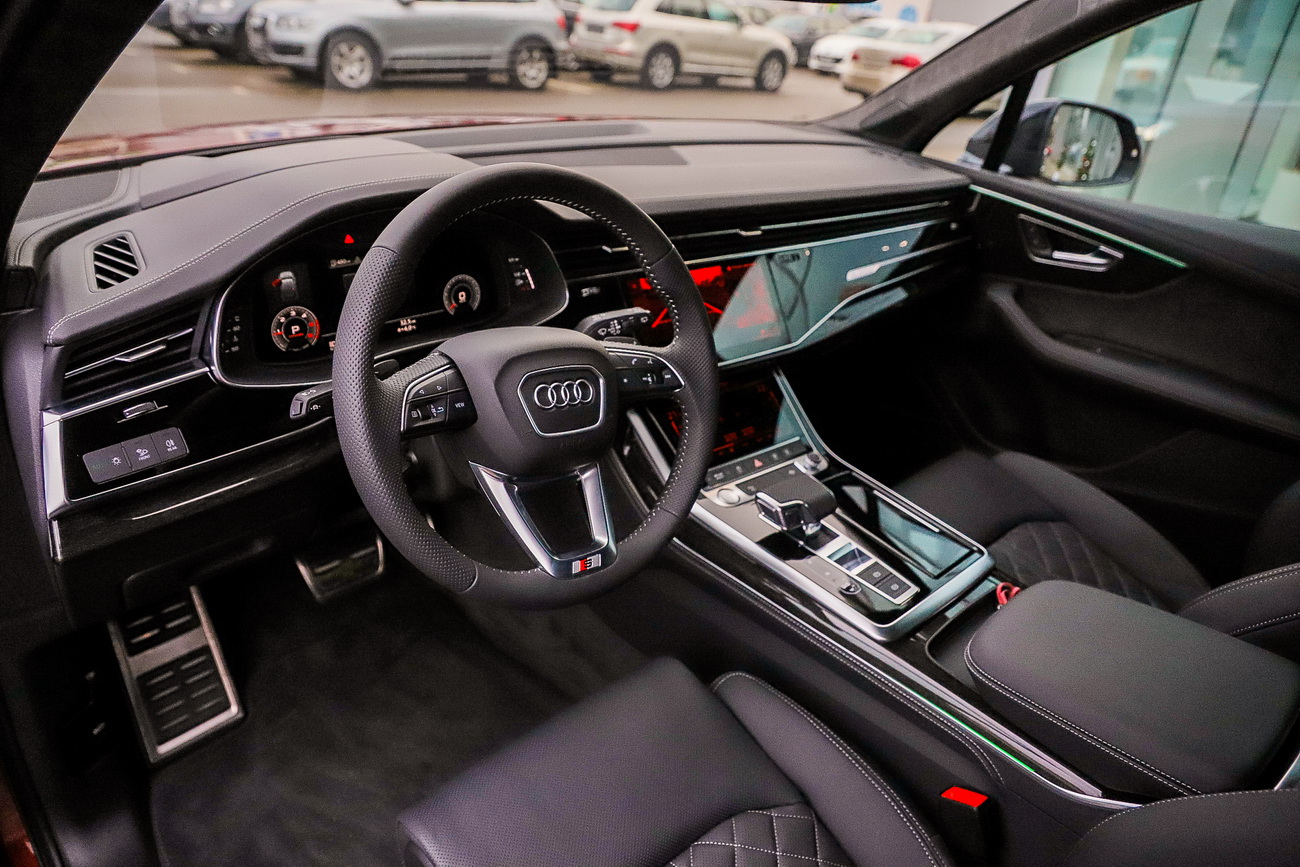 Внедорожник Audi Q7 привезли в Беларусь по цене ниже мировой