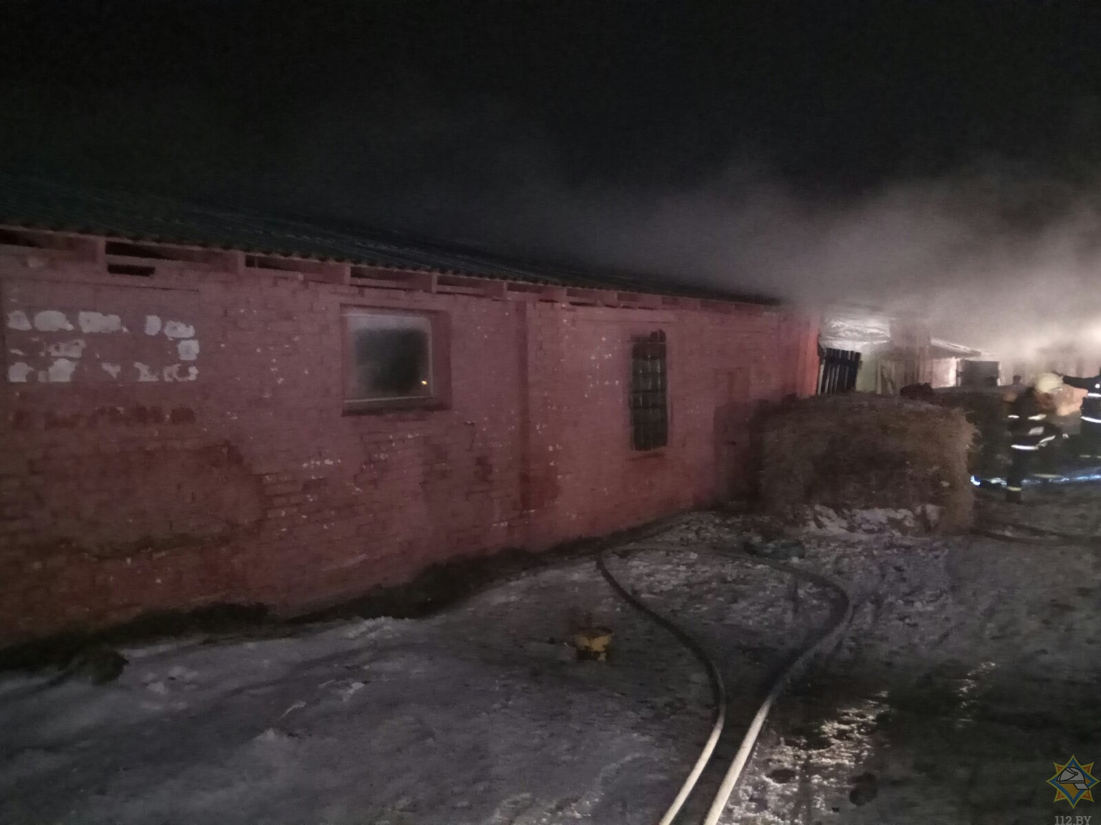 В Молодечненском районе на пожаре эвакуировали 21 теленка