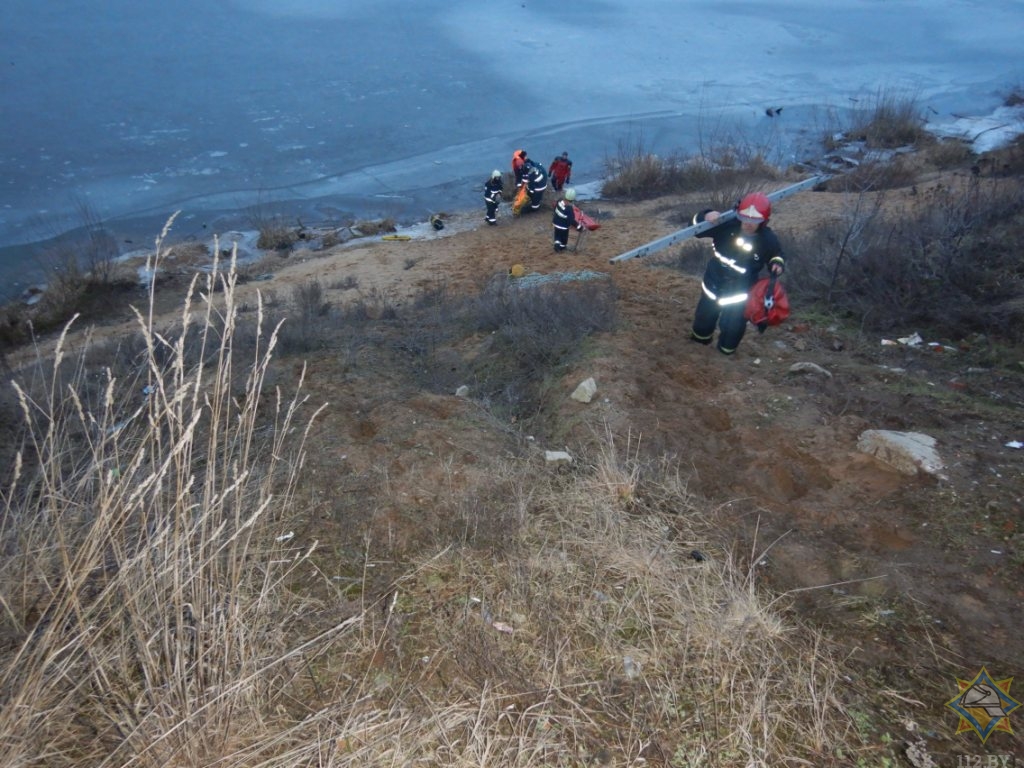 Спасатели вытащили из Днепра тонущего мужчину в Могилеве