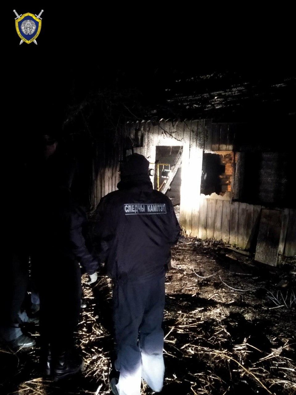 Двое мужчин погибли на пожаре в Борисовском районе