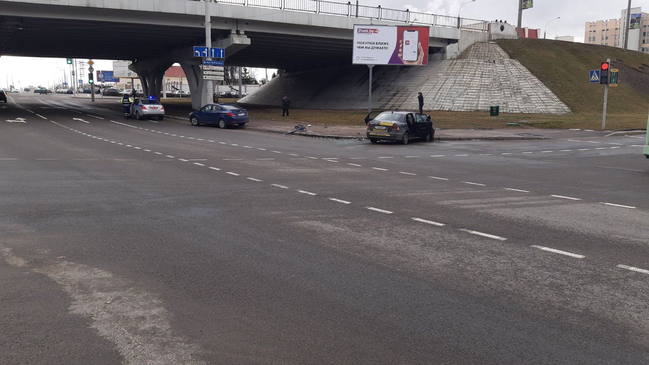 Пассажир такси пострадал в ДТП в Минске