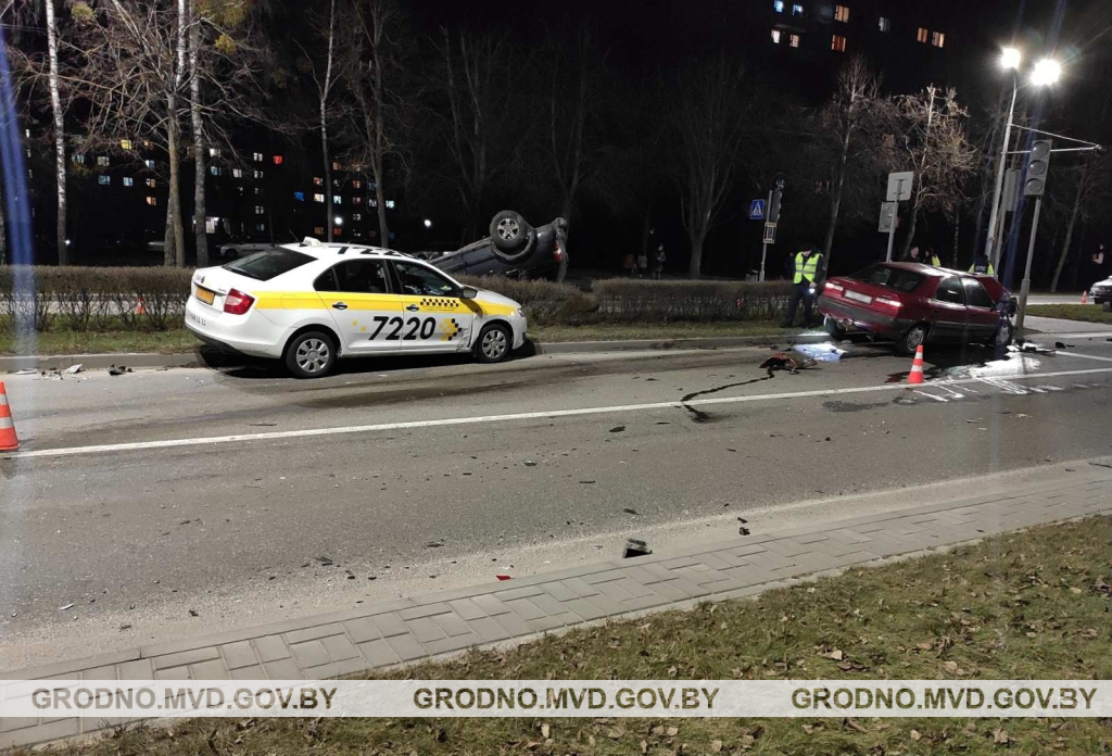 В Гродно столкнулись три автомобиля