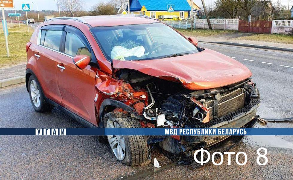 Пассажирка пострадала в лобовом столкновении в Островецком районе